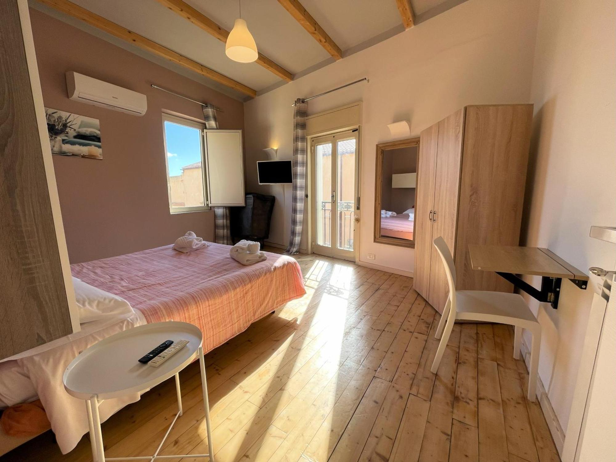 2 Apartments - Akragas Home 1 & 2 On Via Atenea City Center With View Agrigento Zewnętrze zdjęcie